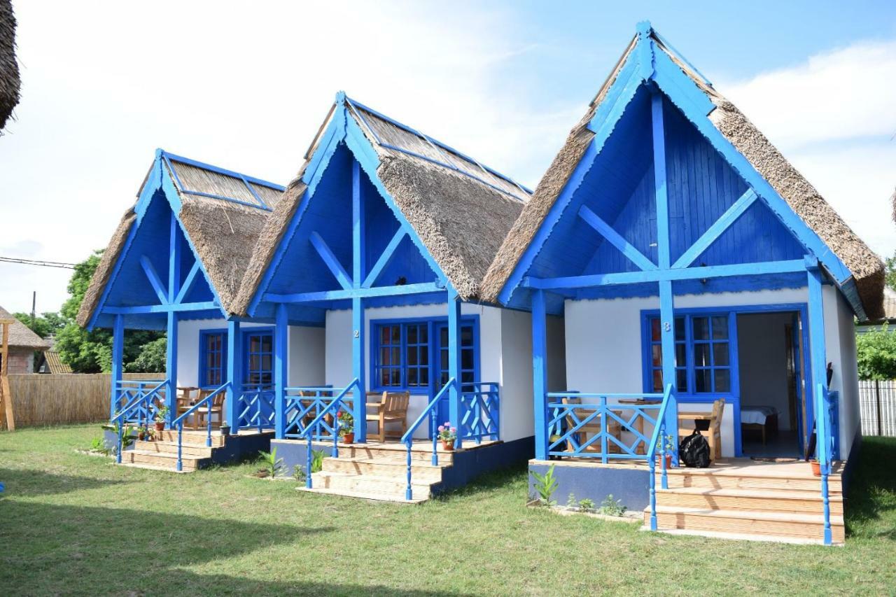 Отель Casa Condrat Сфынту-Георге Экстерьер фото