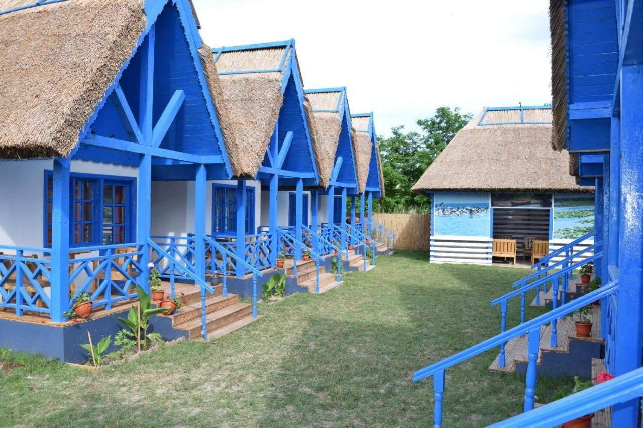 Отель Casa Condrat Сфынту-Георге Экстерьер фото