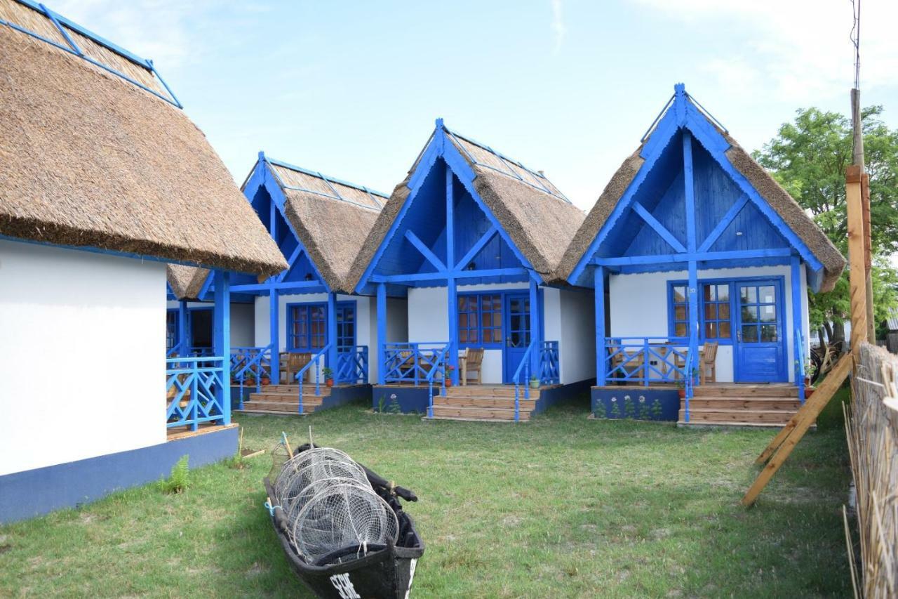 Отель Casa Condrat Сфынту-Георге Экстерьер фото