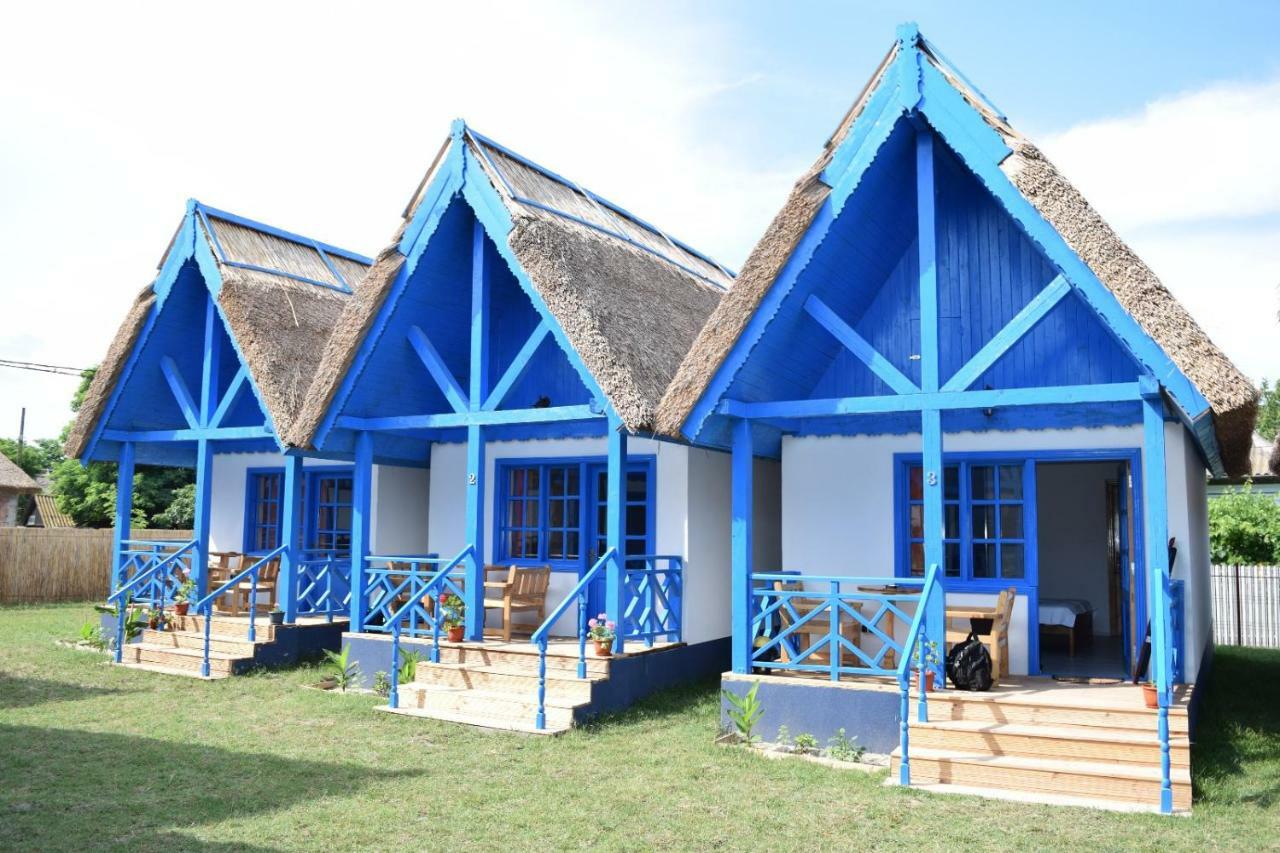 Отель Casa Condrat Сфынту-Георге Экстерьер фото